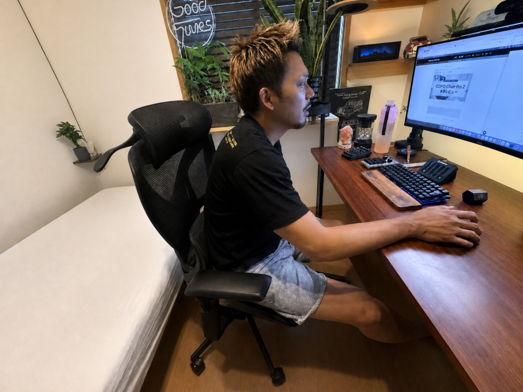 COFO Chair Pro 2のアームレストとヘッドレスト