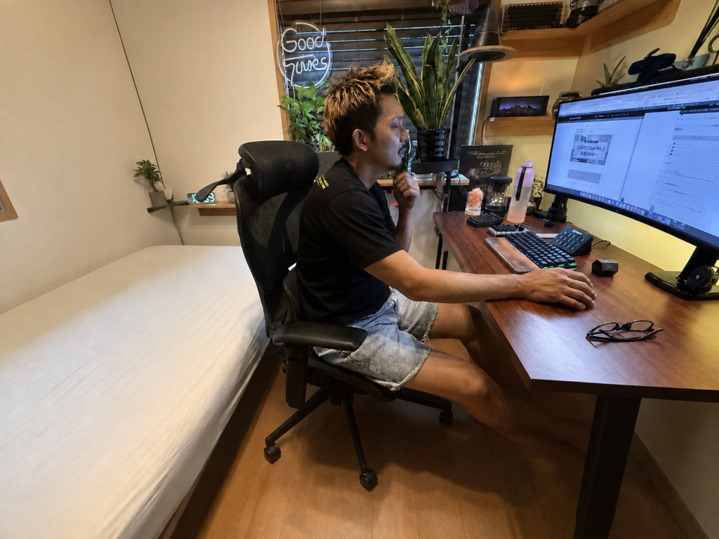 COFO Chair Pro 2を使っている様子